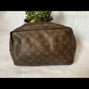 Louis Vuitton Monogram Trousse Toilette 28